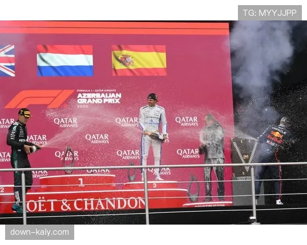 迈阿密F1大奖赛正赛：维斯塔潘起步遭遇事故，塞恩斯领跑